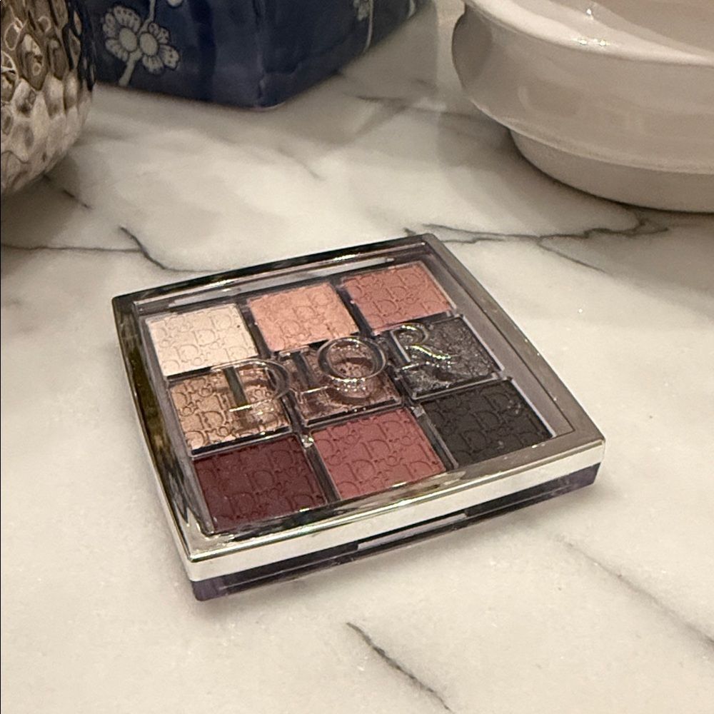 Dior Backstage Eye Palette
Smoky Essentials - Picture 4 of 6